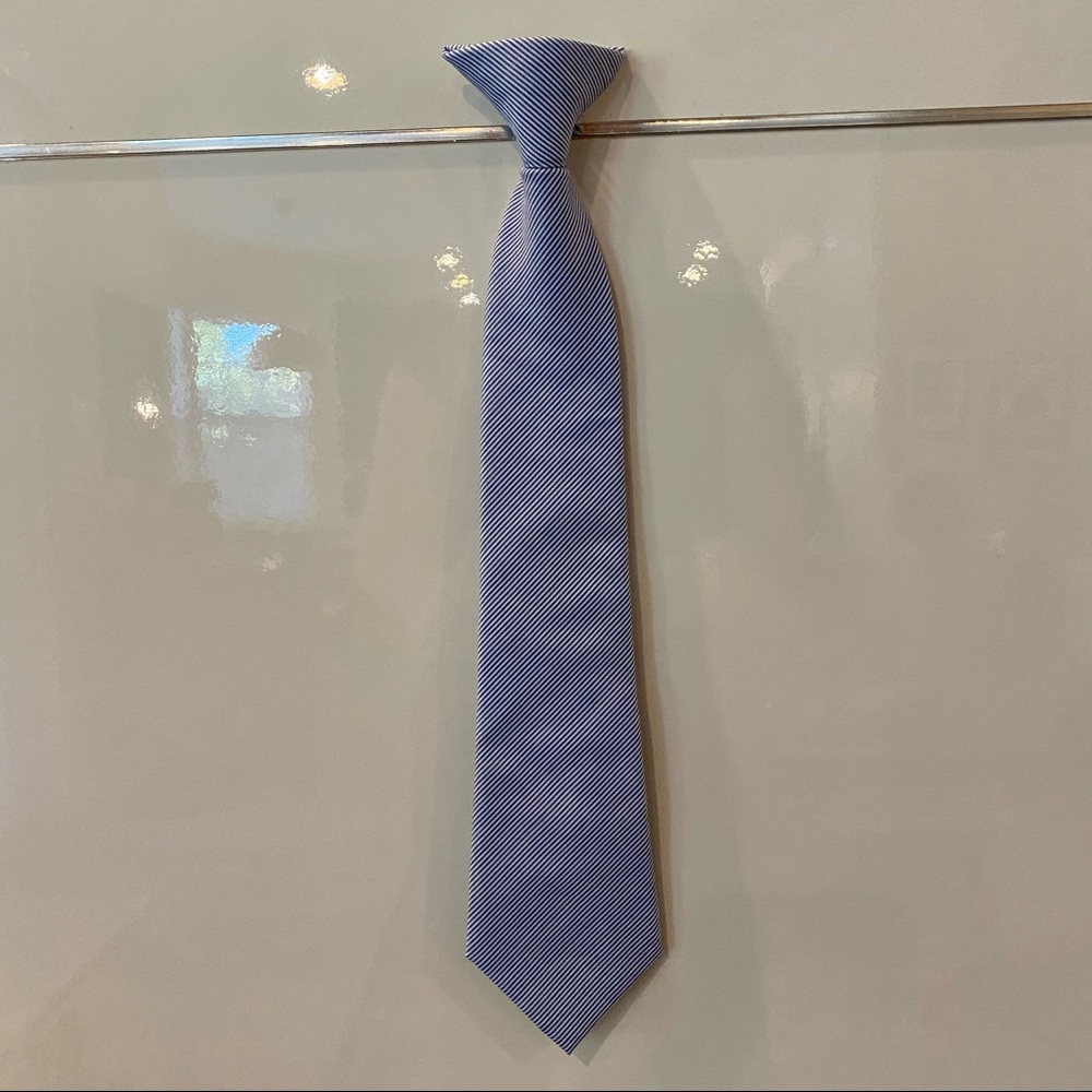 Boys Clip-On Necktie, Blue/White Stripe, S (8-10) - Picture 3 of 7